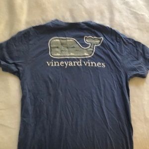 Vineyard vines tee